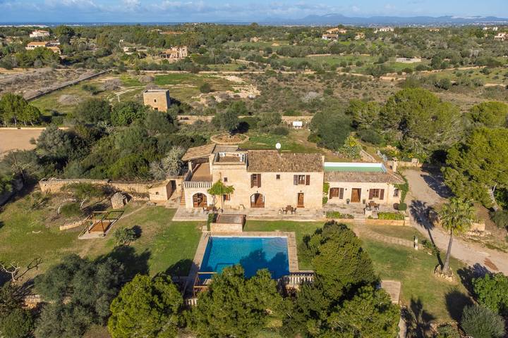 Finca Es Turo de ses Illes mit Pool, WLAN, Terrassen und Garten in Ses Salines, Mallorcas Küste