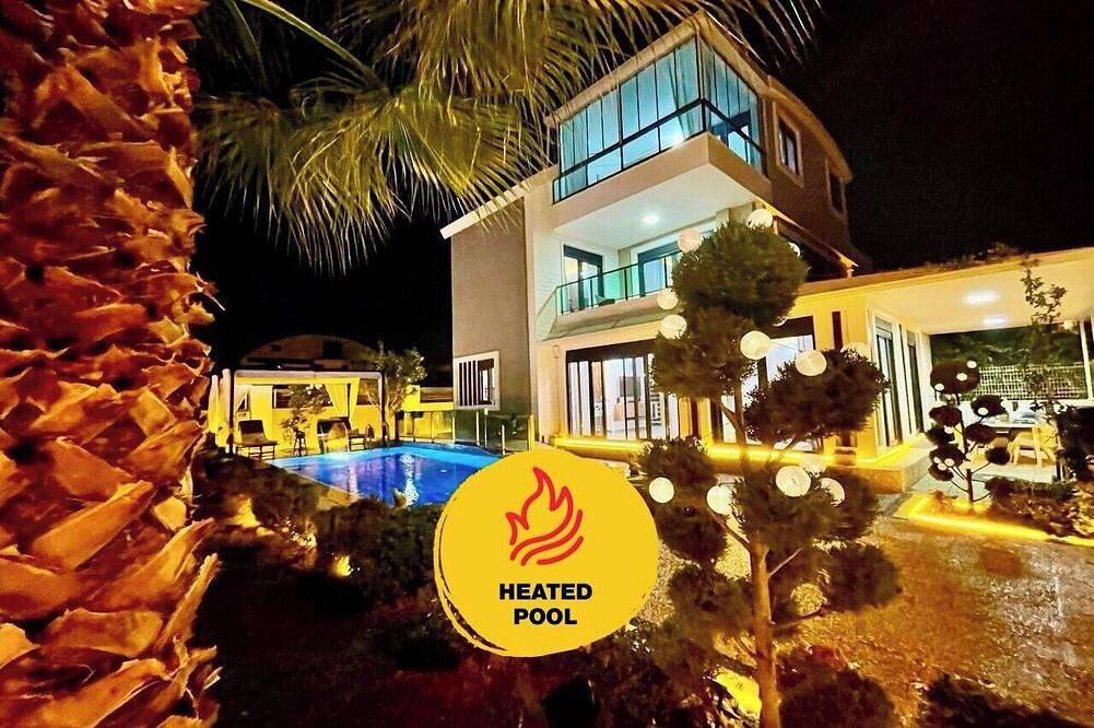 Villa Annabèll1 with Private pool , 3 floors , jaccuzi in Belek, Provinz Antalya