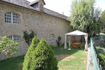 Gîte pour 6 personnes, avec jardin à La Canourgue