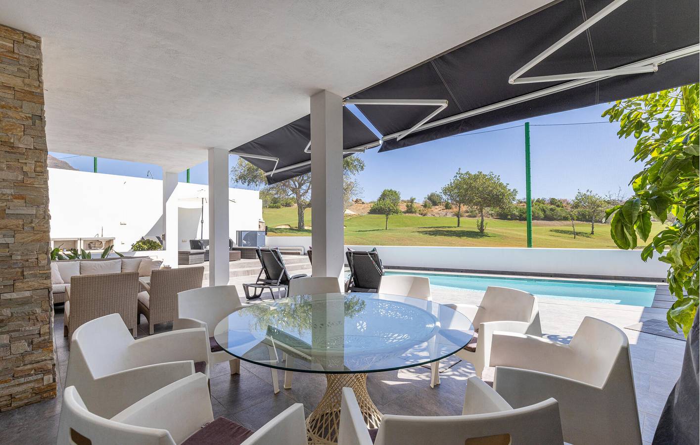 Apartamento Vista Mar con Piscina, Terraza, AA, Lavadora - 2km Playa in Valle Romano, Estepona