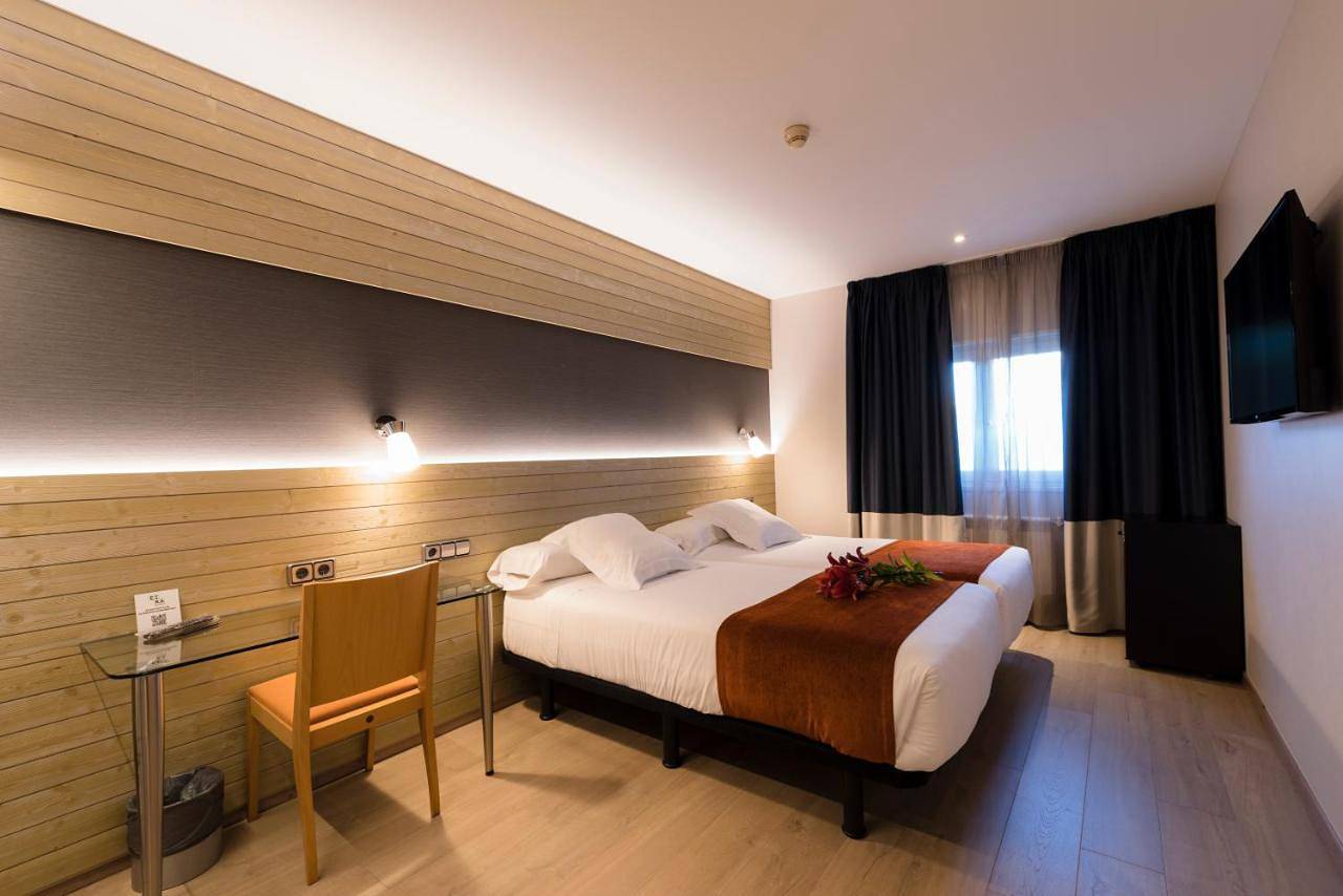 Hotel para 2 pessoas com jacuzzi in Corunha, Costa de Galicia