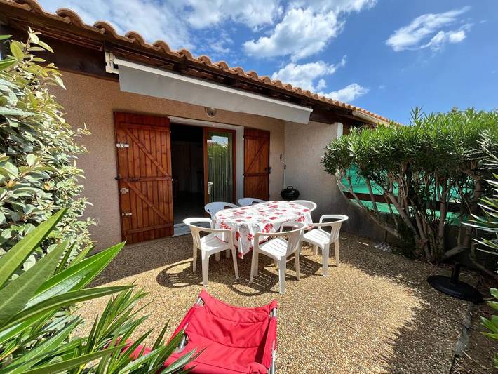 Vakantiehuis voor 5 personen, with zwembad and tuin as well as terras in Portiragnes Plage