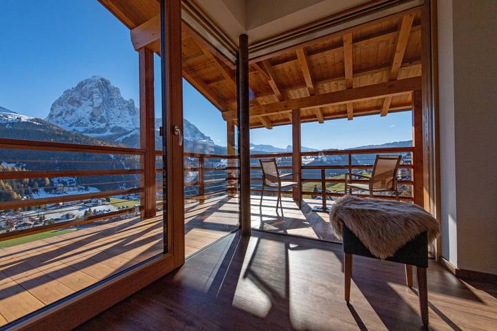 Ferienwohnung für 4 Personen, mit Balkon und Whirlpool sowie Terrasse und Garten in St. Christina in Gröden