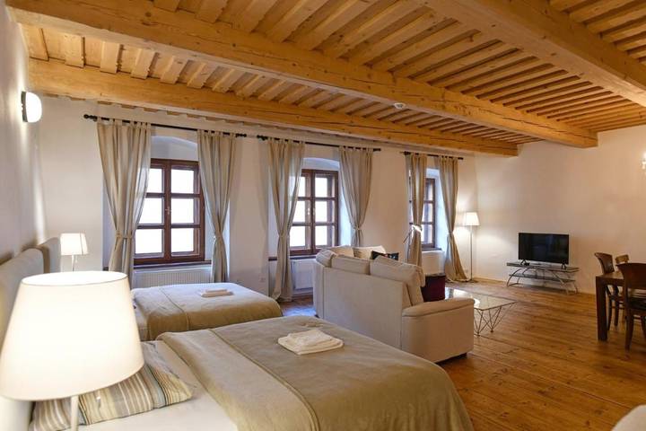 Appartement de vacances pour 10 personnes, avec jardin