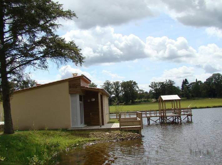 Gîte pour 4 personnes, avec Terrasse ainsi que Jardin et Piscine