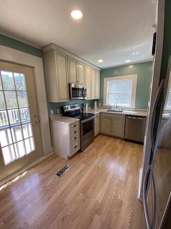 Nicely located, Cozy, Pet Friendly cottage in beautiful Lake Toxaway, Nc in Lake Toxaway