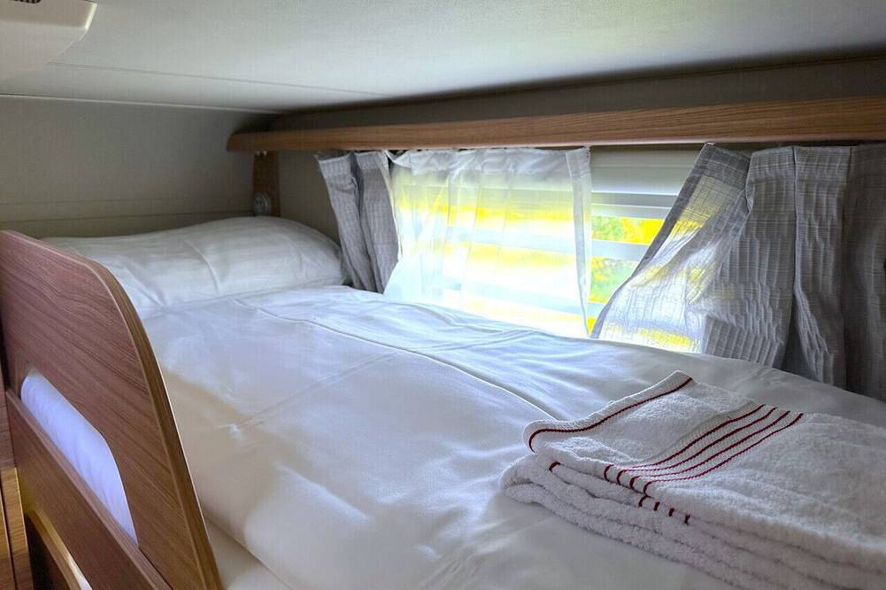 Concierge, Idyllic Farm, Scenic Views by Swisshut in Sigriswil, Meer van Thun