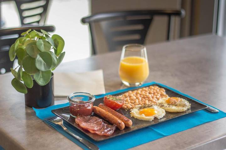 Location de vacances pour 2 personnes, avec vue, adapté aux familles dans Lac d'Amance - 2