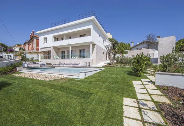 Maison d’hôte pour 3 personnes, avec Terrasse ainsi que Jardin et Piscine à Estoril