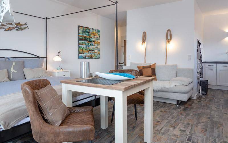 Ganze Wohnung, Strand & Citylage, moderne Suite mit Schwimmbad u. Stellplatz in Westerland, Sylt (Gemeinde)