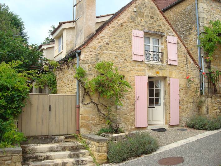 Gîte pour 4 personnes, avec piscine et jardin