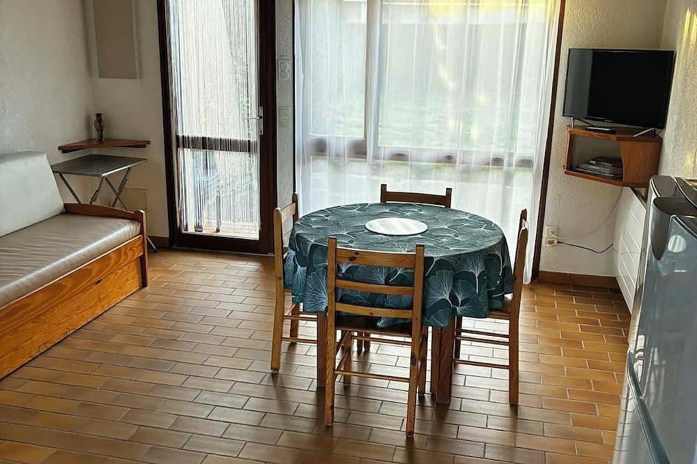 Appartement entier, Les Genêts (T2 Rdc) avec piscine in Eugénie-les-Bains, Landes