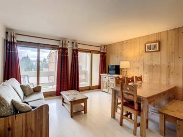 Gîte pour 8 personnes, avec terrasse dans Office De Tourisme La Toussuire