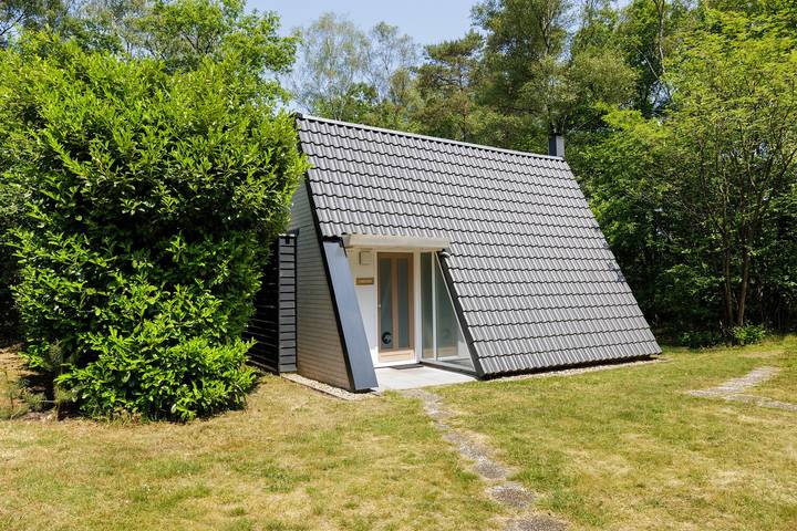 Bungalow für 4 Personen, mit Balkon/Terrasse und Terrasse sowie Garten