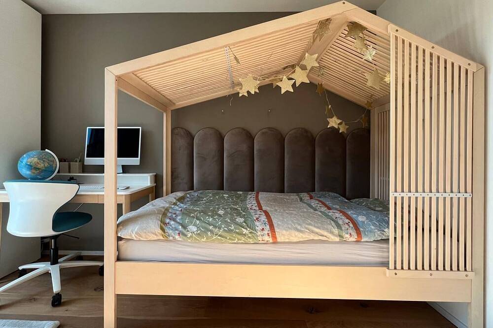 Ganze Wohnung, Wunderbare Dachgeschoss-Maisonette in Meilen mit herrlichem Seeblick in Meilen, Kanton Zürich