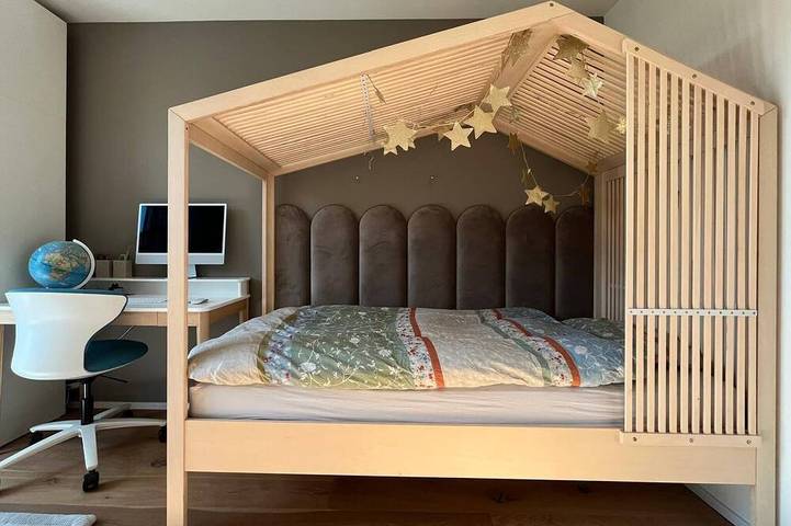 Ganze Wohnung, Wunderbare Dachgeschoss-Maisonette in Meilen mit herrlichem Seeblick in Meilen, Kanton Zürich