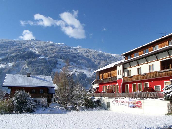 Ferienwohnung für 4 Personen, mit Balkon und Garten sowie Pool und Sauna in Stumm
