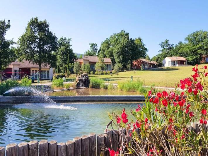 Appartement de vacances pour 8 personnes, avec piscine et terrasse, adapté aux familles