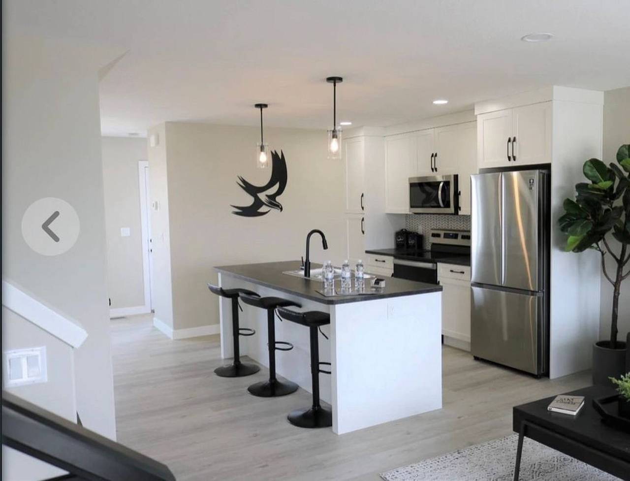 Neues Reihenhaus in Red Deer — Rückzugsort für Familien in Red Deer