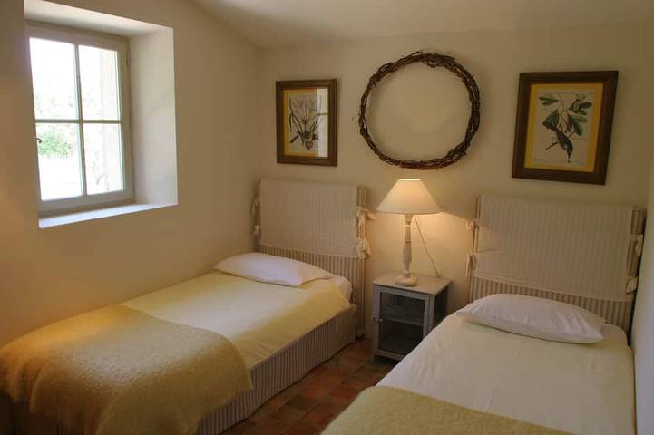 Location de vacances pour 8 personnes, avec terrasse et jardin, animaux acceptés à Buoux - 4