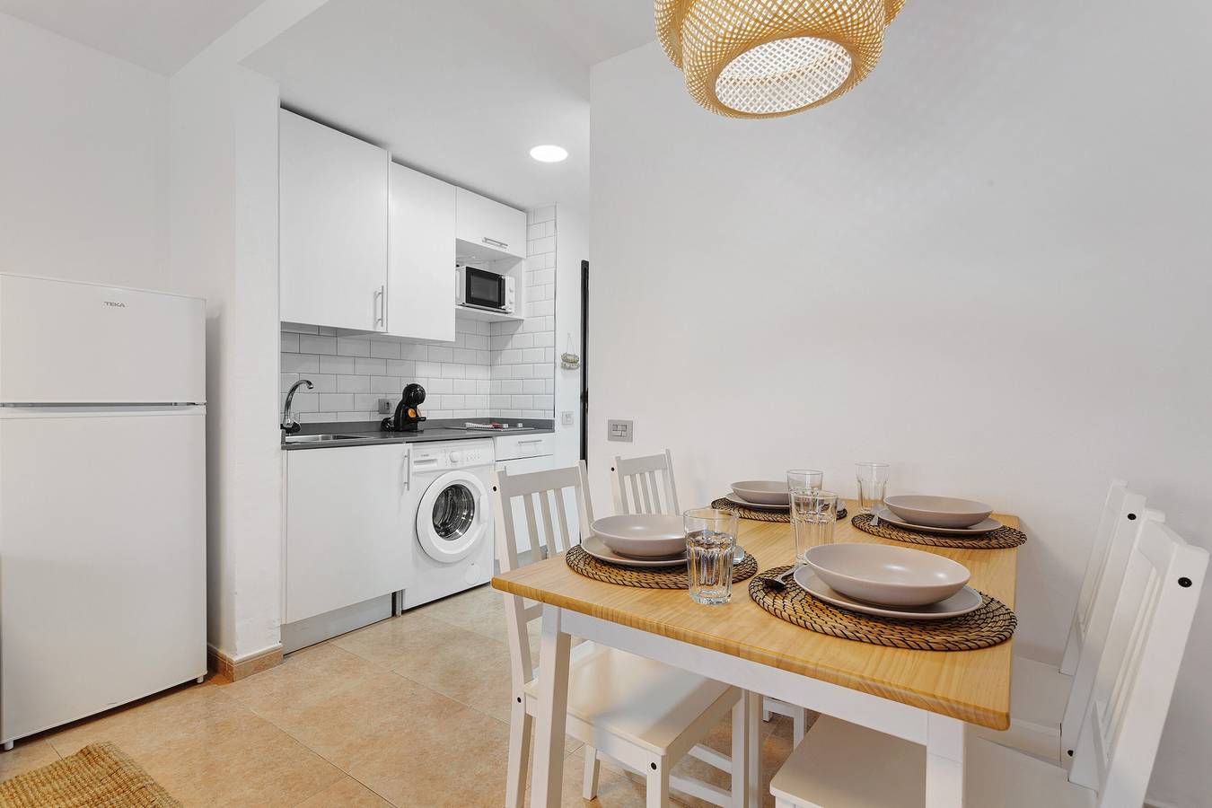 Ganze Wohnung, Oasis Duna _ Estrella Del Mar Pool mit Gemeinschaftspool, privater Terrasse & Wlan in Corralejo, La Oliva
