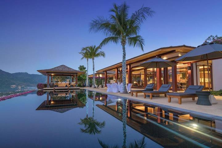 Chalet para 12 personas, con balcón además de piscina y jacuzzi - 1