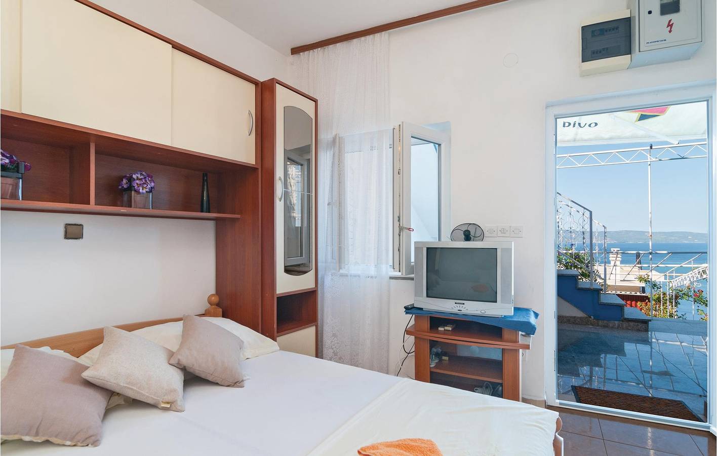 Cały apartament wypoczynkowy, Apartament wakacyjny dla 2 osób z taras in Omiš, Żupania splicko-dalmatyńska