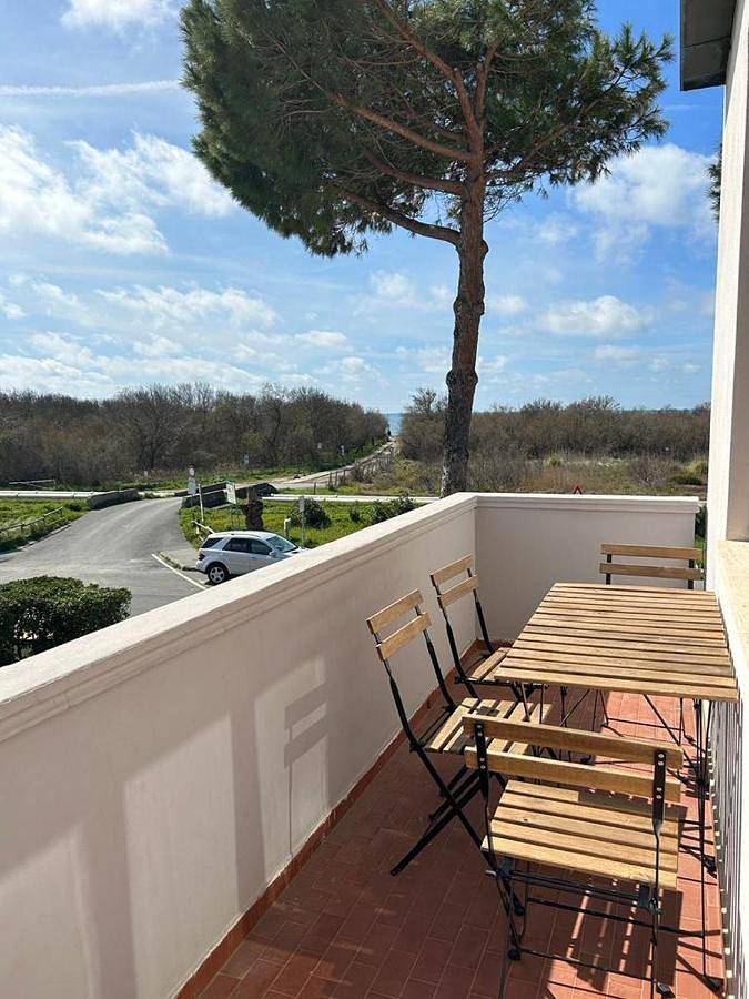 Ferienwohnung für 7 Personen, mit Balkon und Terrasse sowie Ausblick in Vada