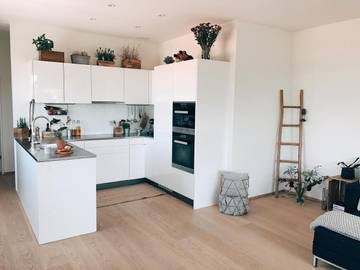 Ferienwohnung für 5 Personen, mit Balkon und Ausblick sowie Pool, kinderfreundlich in Basel