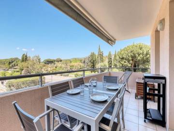 Gîte pour 4 personnes, avec piscine et balcon dans Golf Grand Jardin