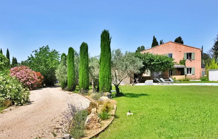 Location de vacances pour 5 personnes, avec terrasse et piscine, adapté aux familles à Pernes-les-Fontaines - 3