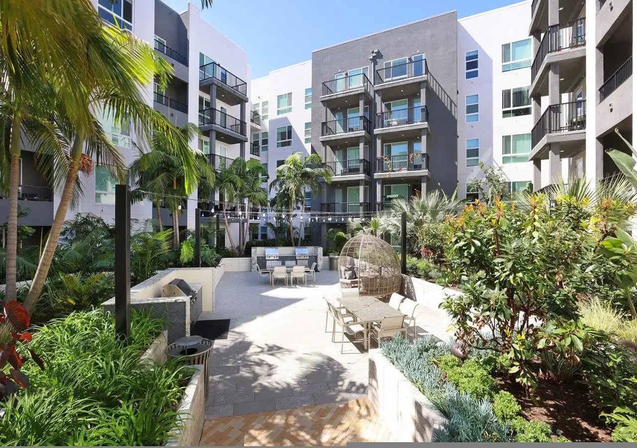 Apartamento entero, Sunny Getaway 10 Min to Disneyland with Pool   Gym in Santa Ana (california), Condado de Orange
