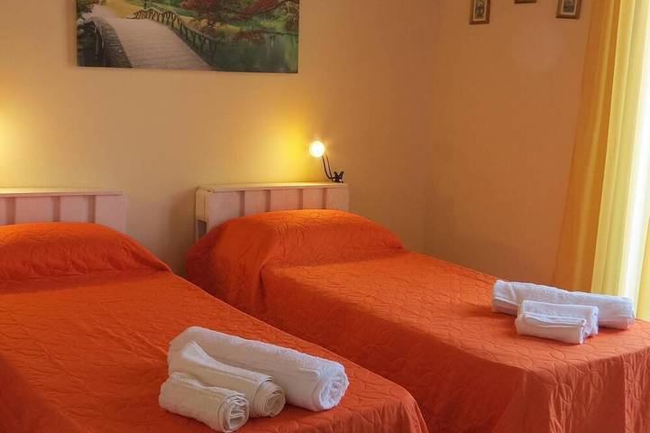 Villa für 6 Personen, mit Terrasse und Garten in Palermo - 4