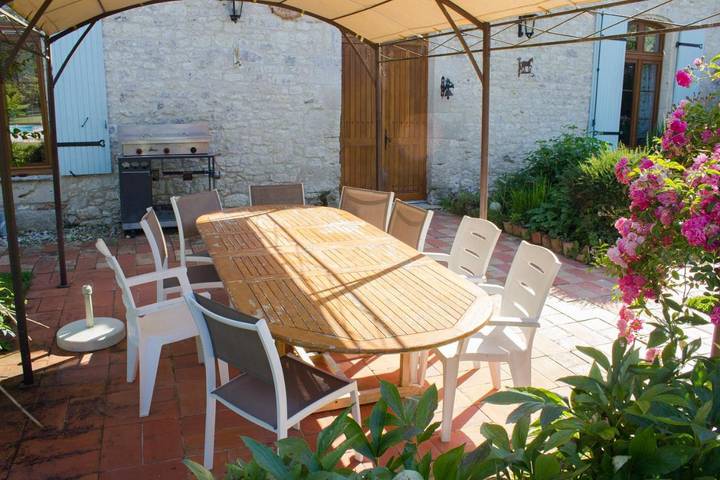 Location de vacances pour 14 personnes, avec piscine et terrasse, animaux acceptés à Thénac - 4