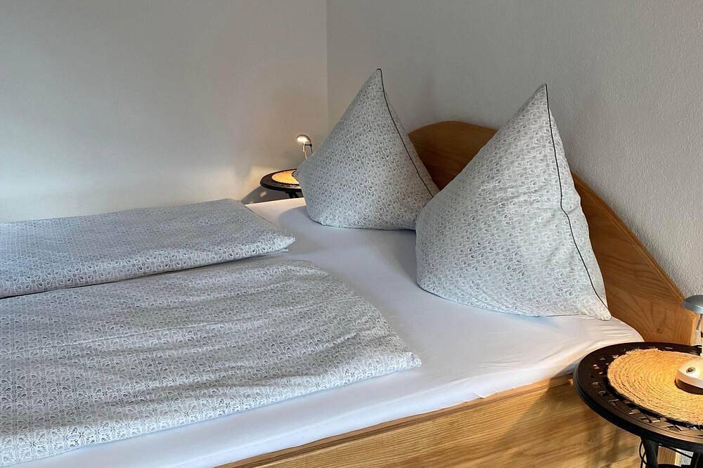 Ganze Wohnung, Ferienwohnung Alpenpanorama wahlweise mit 1 oder 2 Schlafzimmer, Balkon, 60 qm in Samerberg, Bayerische Alpen