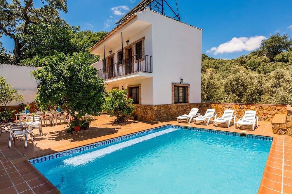Casa vacanza a Rute a partire da 377€ a notte