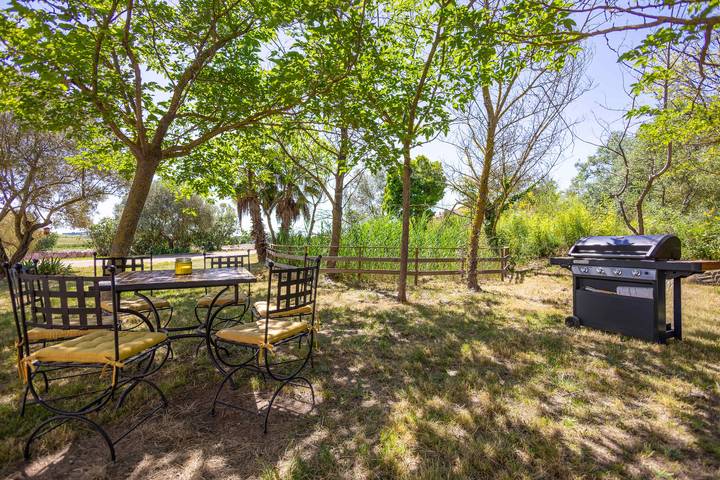 Apartamento entero, Air-conditioned apartment with outdoor space â Domaine Les Castans, between Agde and Pã©zenas in Bessan, Costa mediterránea (Francia)