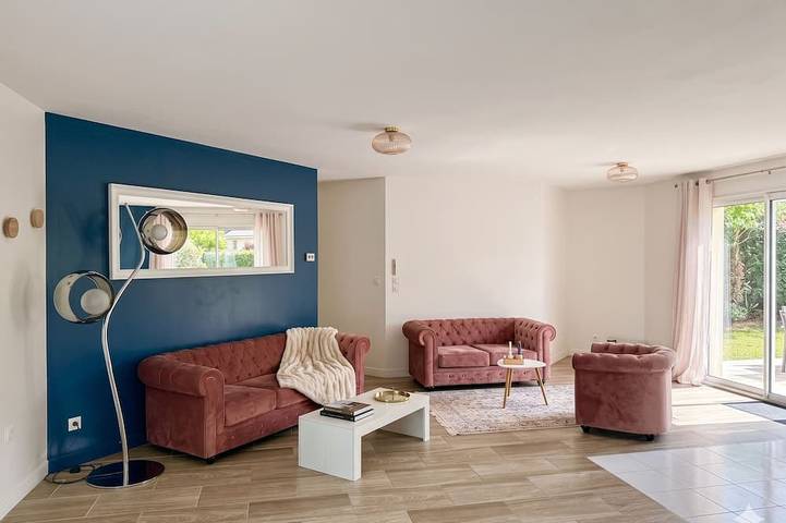 Location de vacances pour 6 personnes, avec jardin et terrasse à Notre-Dame-de-Sanilhac