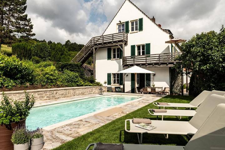 Ferienhaus für 11 Personen, mit Terrasse und Garten sowie Pool und Sauna in Würzburg