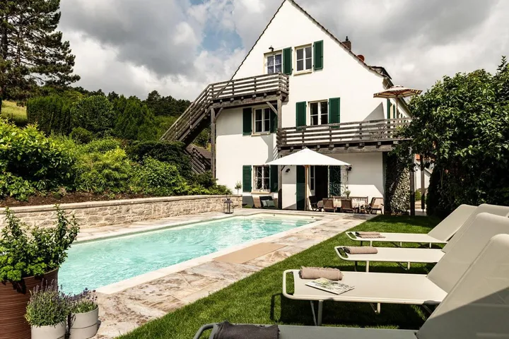 Casa de vacaciones para 11 personas, con piscina y jardín además de vistas y sauna - 1