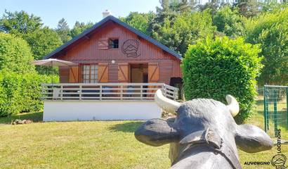Maison de campagne pour 4 personnes, avec jardin ainsi que terrasse et vue à Murol