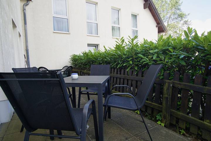 Ferienwohnung für 4 Personen, mit Terrasse und Pool sowie Sauna in Lobbe - 4