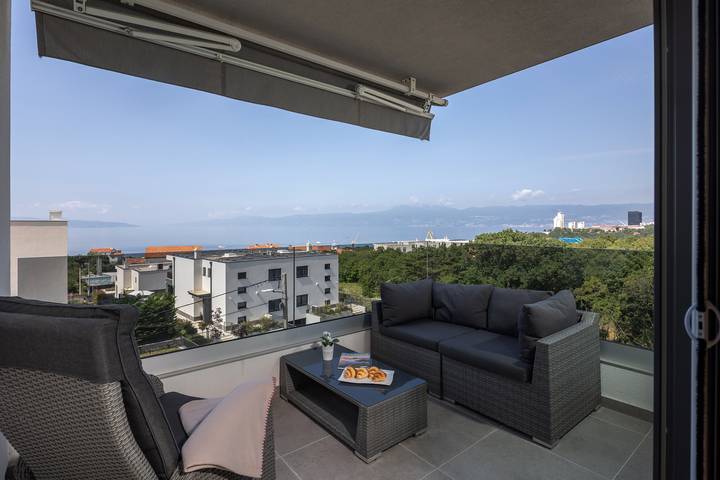 Ferienwohnung für 4 Personen, mit Balkon und Meerblick