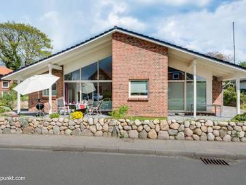Ferienhaus für 4 Personen, mit Garten und Terrasse in Kopperby