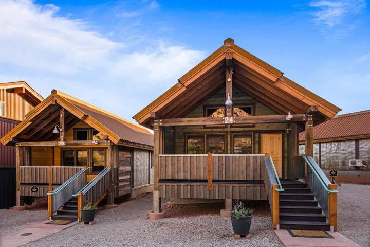 Hôtel pour 4 personnes, avec jacuzzi ainsi que jardin et piscine