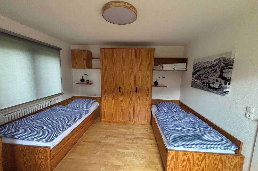 Ganze Wohnung, Direkt am Berg im Sommer! Ski in, Ski out im Winter! 1min zu Fuß zur Sesselbahn! in Oberjoch, Bad Hindelang