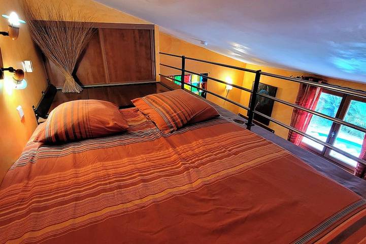 Apt. in Einer Villa an der Côte D'azur mit Tollem Pool und Garten in La Gaude, Mittelmeerküste (Frankreich)
