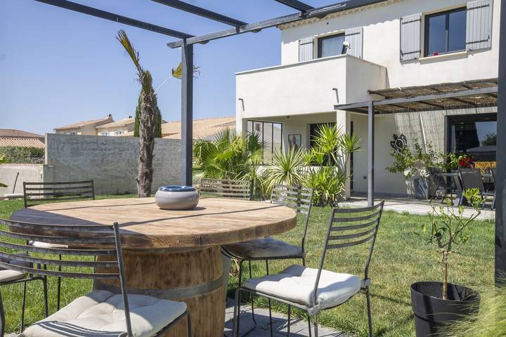 Location de vacances pour 6 personnes, avec terrasse et jardin à Vedène - 3