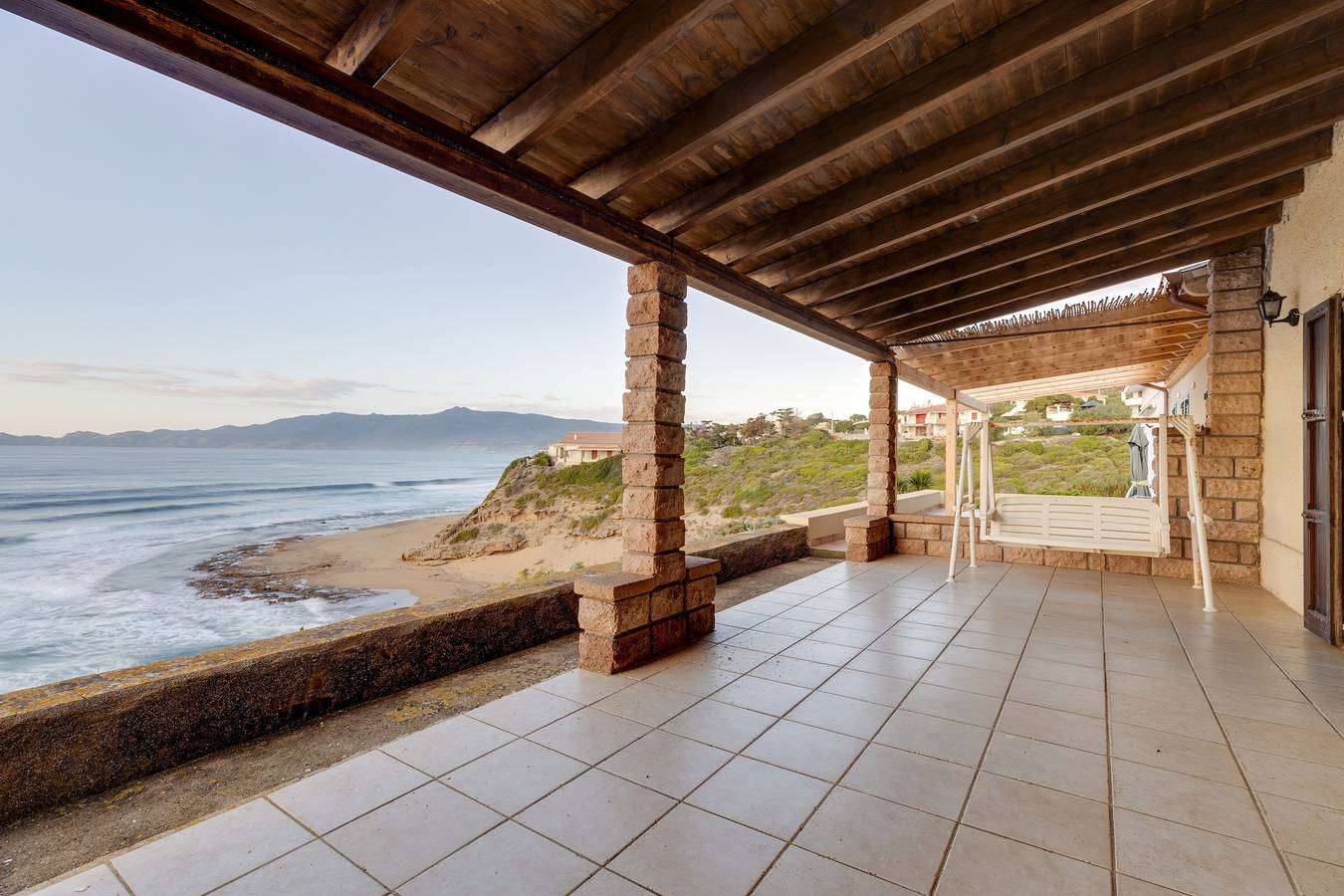 Casa Elena' con Vista Mare, Terrazza, Balcone & Wi-Fi in Porto Alabe, Tresnuraghes