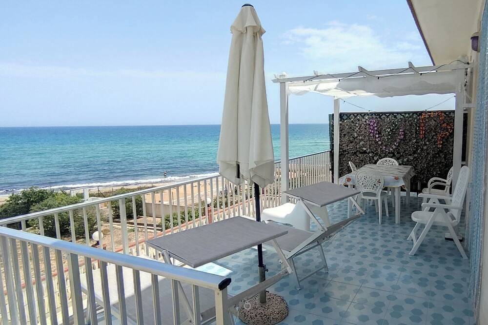 Ganze Wohnung, Apartment with terrace a few steps from the sea in Noto und Umgebung, Syrakus Provinz